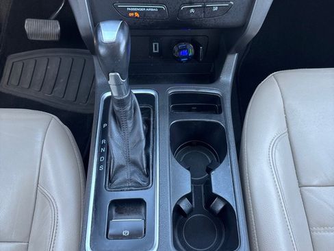 Used 2017 Ford Escape SE w/ SE Leather Comfort Package AWD/4WD image 16