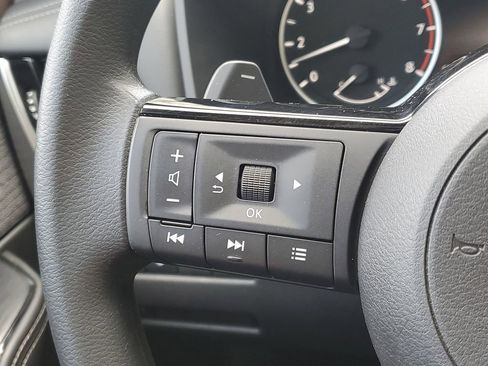 Used 2021 Nissan Rogue SV AWD/4WD image 13