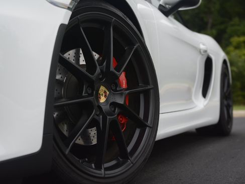 Certified 2016 Porsche Boxster Spyder RWD image 34