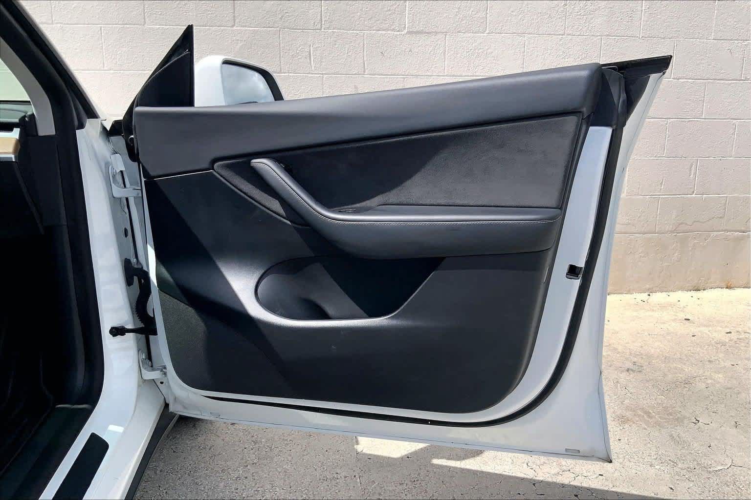 Used 2022 Tesla Model Y Performance AWD/4WD image 28