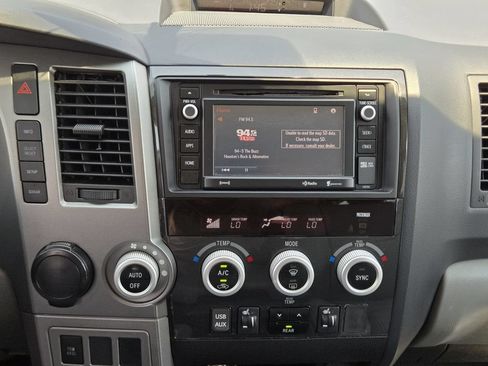 Used 2016 Toyota Sequoia SR5 w/ Premium Package RWD image 22