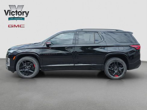 Used 2023 Chevrolet Traverse Premier w/ Redline Edition FWD image 6