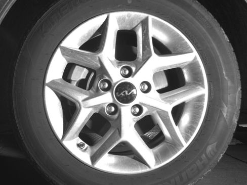 Used 2025 Kia Soul LX w/ LX Technology Package FWD image 15