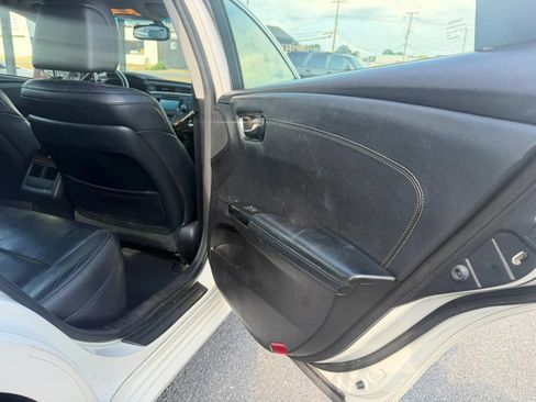 Used 2013 Toyota Avalon XLE Premium FWD image 10