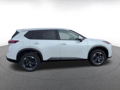 Used 2025 Nissan Rogue SV AWD/4WD image 16