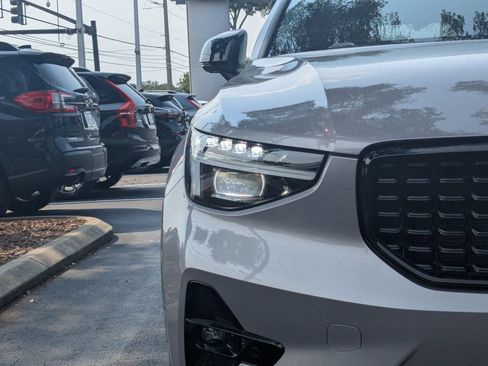 Certified 2026 Volvo XC40 B5 Plus AWD/4WD image 10