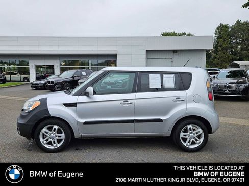 Used 2011 Kia Soul + FWD image 6