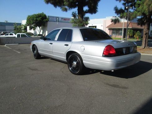Used 2008 Ford Crown Victoria Police Interceptor image 4