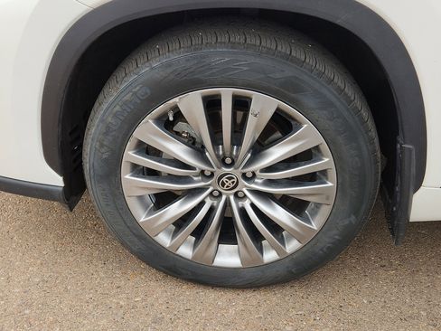 Used 2020 Toyota Highlander Limited Platinum image 7