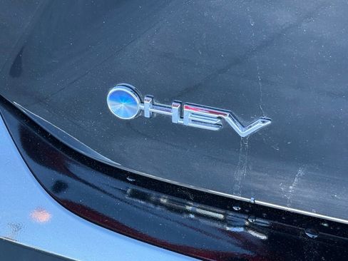 Used 2025 Toyota Camry LE image 12