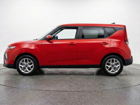Used 2025 Kia Soul LX w/ LX Technology Package image 5
