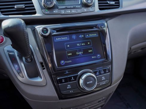 Used 2016 Honda Odyssey Touring Elite image 26