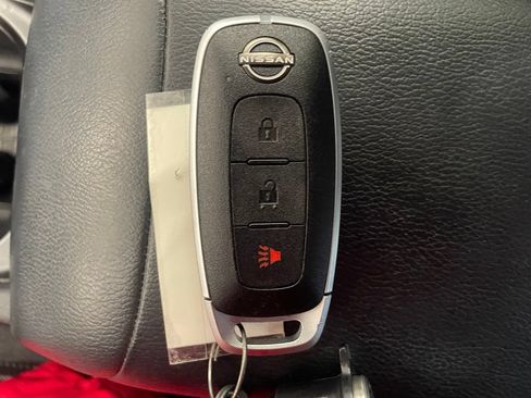 Certified 2025 Nissan Kicks SV FWD image 18