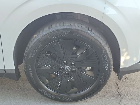 Used 2025 Nissan Murano SV FWD image 27