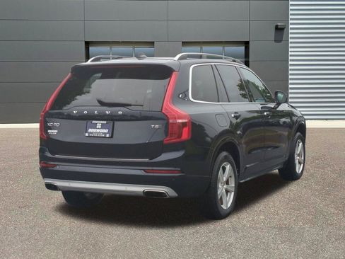 Used 2017 Volvo XC90 T5 Momentum w/ Vision Package AWD/4WD image 7