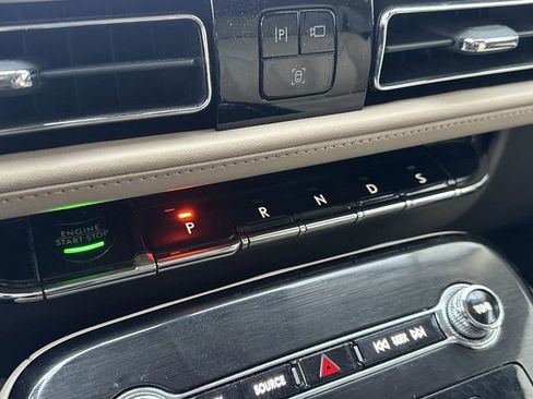 Certified 2022 Lincoln Nautilus FWD w/ Premium Package image 23