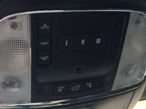 Used 2020 Jeep Grand Cherokee Limited w/ Premium Lighting Group RWD image 38
