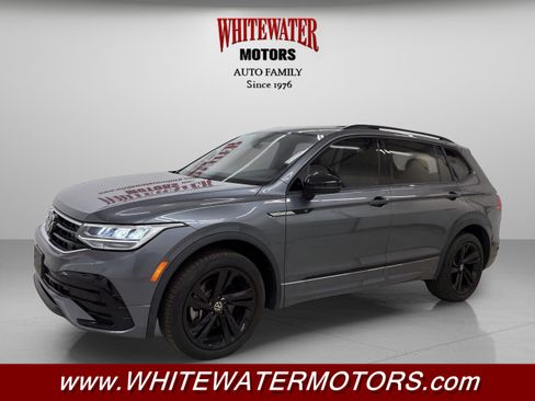 Used 2023 Volkswagen Tiguan SE R-Line image 1