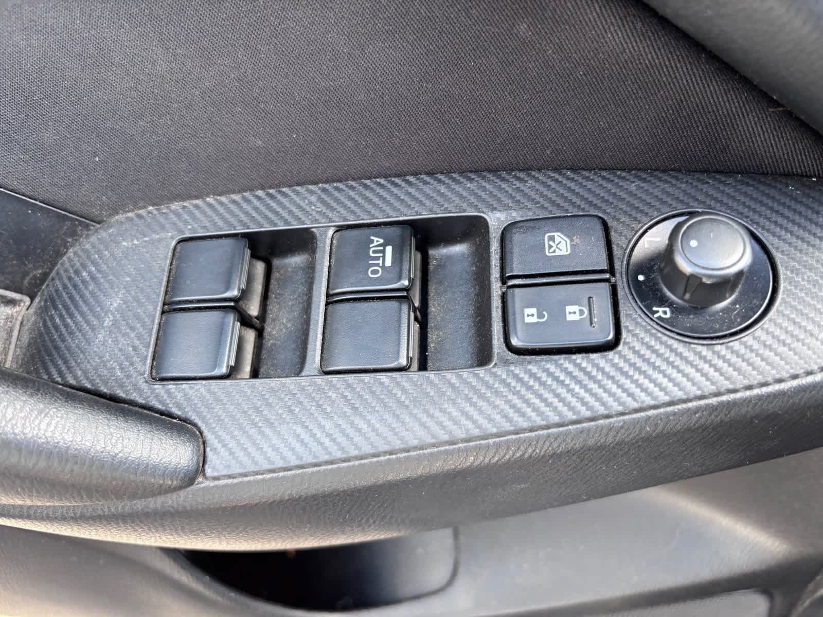 Used 2015 MAZDA MAZDA3 i Touring FWD image 11