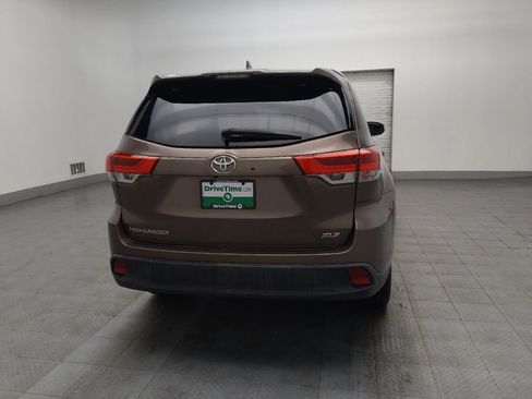 Used 2018 Toyota Highlander XLE FWD image 7