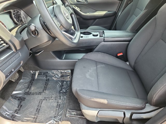 Used 2024 Nissan Rogue S AWD/4WD image 7
