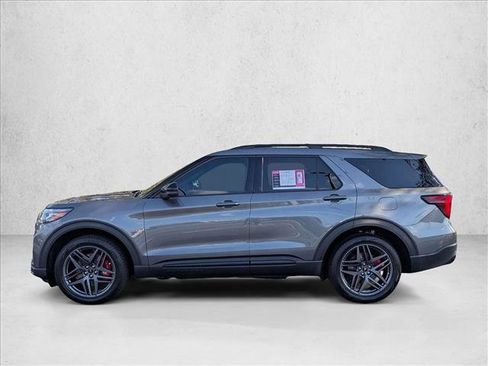 Used 2026 Ford Explorer ST RWD image 9