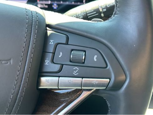 Certified 2024 Cadillac Escalade Sport Platinum w/ LPO, ONYX Package AWD/4WD image 35