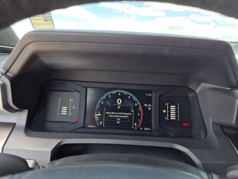 Used 2025 Toyota Tacoma SR5 AWD/4WD image 10