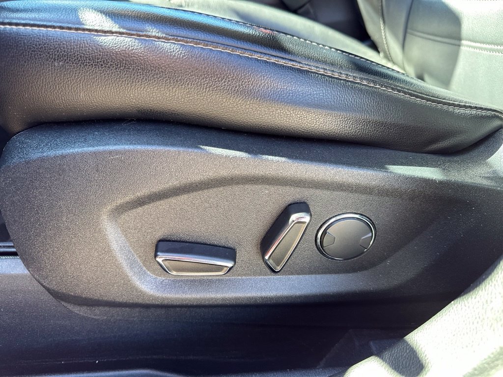 Used 2017 Ford Edge SEL w/ Equipment Group 201A AWD/4WD image 16