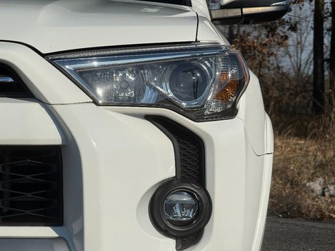 Used 2021 Toyota 4Runner TRD Off-Road Premium image 15