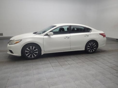 Used 2017 Nissan Altima 2.5 SV FWD image 2