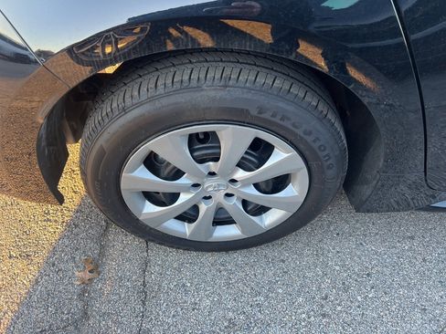 Used 2025 Toyota Corolla LE image 12