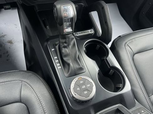 New 2025 Ford Bronco Badlands image 22