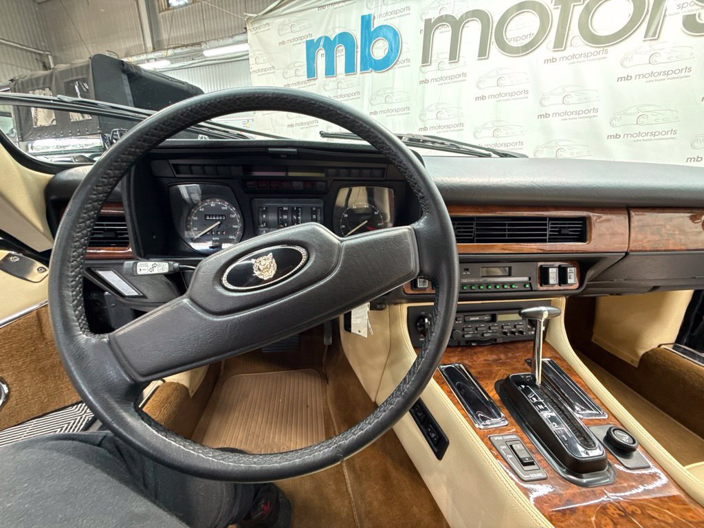 Used 1988 Jaguar XJS V12 Convertible RWD image 21
