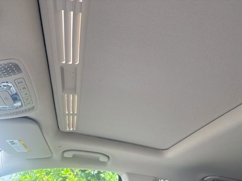 Used 2023 Mercedes-Benz GLE 350 4MATIC image 7