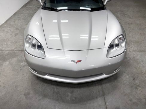 Used 2006 Chevrolet Corvette Coupe w/ Preferred Equipment Group RWD image 14