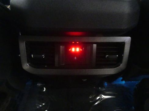 Used 2024 Ford F350 Platinum AWD/4WD image 30