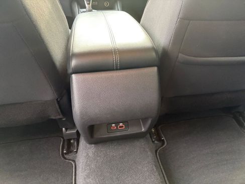Used 2025 Nissan Altima 2.5 SV FWD image 24