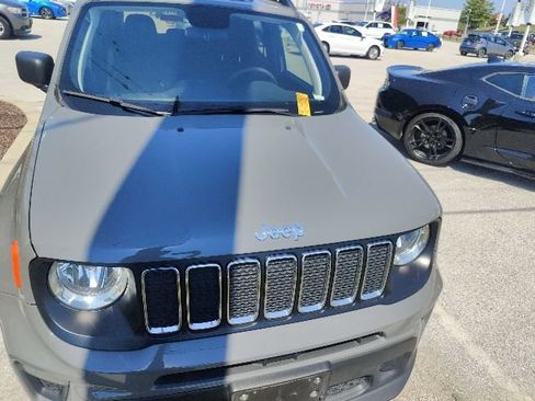 Used 2020 Jeep Renegade Sport w/ Sport Appearance Group AWD/4WD image 22