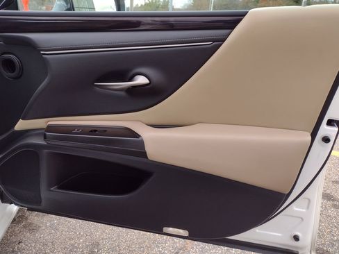 Used 2019 Lexus ES 350 image 18