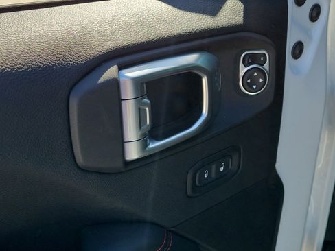 Used 2024 Jeep Wrangler Unlimited Rubicon AWD/4WD image 21