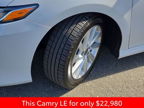 Used 2022 Toyota Camry LE FWD image 38