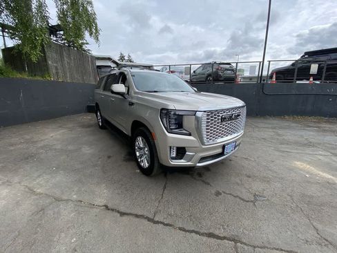 Used 2024 GMC Yukon XL Denali w/ Advanced Technology Package AWD/4WD image 8