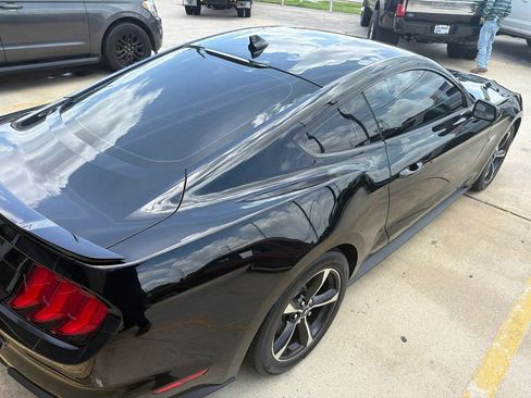 Used 2022 Ford Mustang GT RWD image 4