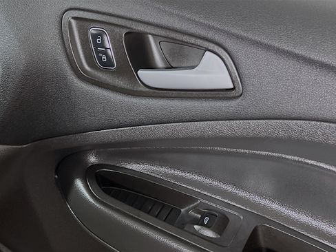 Used 2017 Ford Escape SE FWD image 32