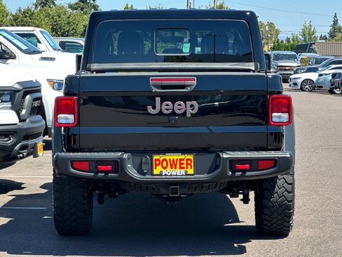 Used 2023 Jeep Gladiator Rubicon w/ Cold Weather Group AWD/4WD image 5