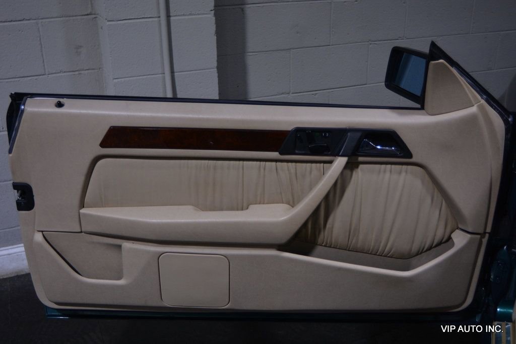 Used 1995 Mercedes-Benz E 320 Convertible image 21