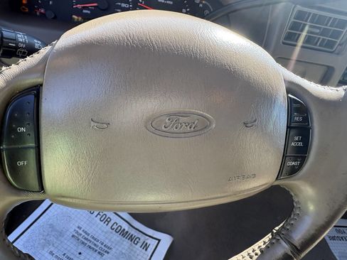 Used 2002 Ford Excursion XLT image 21