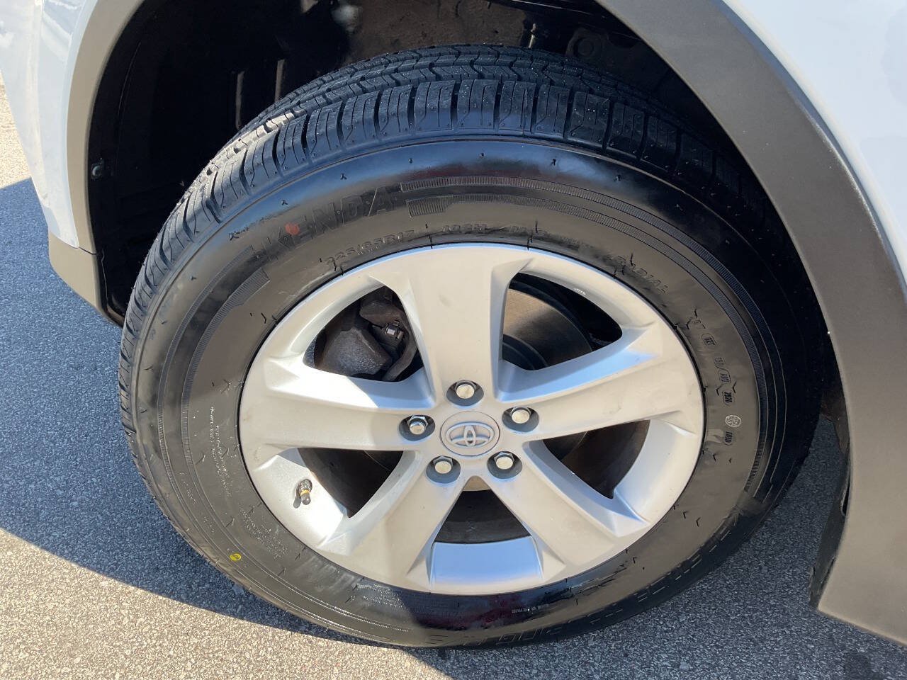Used 2013 Toyota RAV4 XLE AWD/4WD image 44