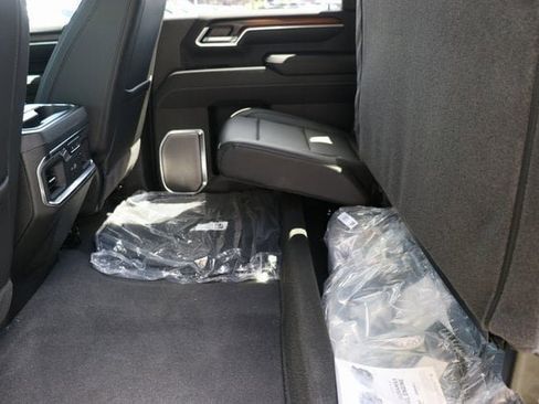 New 2025 GMC Sierra 3500 Denali w/ Denali Reserve Package image 16